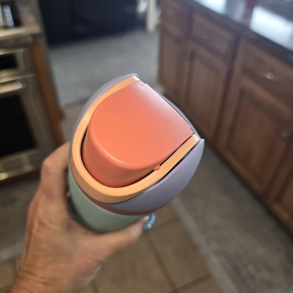 Owala Mint and Pink Water Bottle 24 0z New - Picture 3 of 3